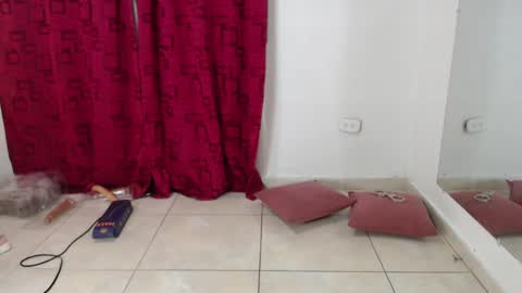 Snapshot of karinasimonz chatting on 02-16-25, 07:38 KarinaSimonz online show from 02-16-25, 07:38