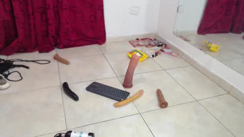 Snapshot of karinasimonz chatting on 02-28-25, 08:39 KarinaSimonz online show from 02-28-25, 08:39