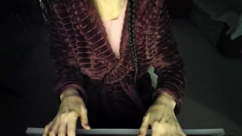 KarinaSweeety online show from 11-11-25, 05:18