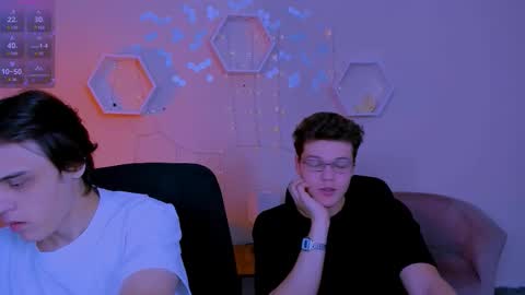 Snapshot of karl_mans chatting on 11-08-25, 09:42 Karl online show from 11-08-25, 09:42