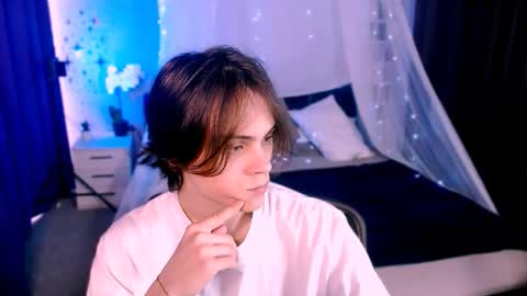 Snapshot of karl_mans chatting on 11-13-25, 09:30 Karl online show from 11-13-25, 09:30