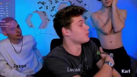 Snapshot of karl_mans chatting on 11-17-25, 08:25 Karl online show from 11-17-25, 08:25