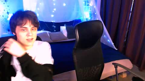 Snapshot of karl_mans chatting on 11-22-25, 10:36 Karl online show from 11-22-25, 10:36