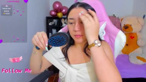 Snapshot of karla_cutee1 chatting on 10-13-25, 10:37 karla online show from 10-13-25, 10:37