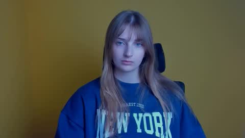 Snapshot of karla_flower chatting on 09-25-25, 11:14 Karla online show from 09-25-25, 11:14