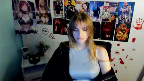 Snapshot of karla_flower chatting on 11-04-25, 01:32 Karla online show from 11-04-25, 01:32