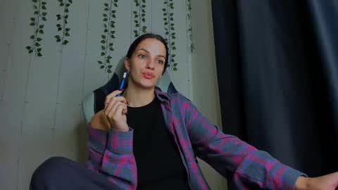 karla_lim online show from 11-11-25, 07:25