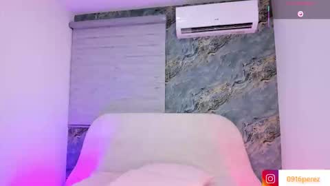 karolina  online show from 11-19-25, 07:47