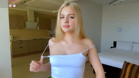 Olivia online show from 04-26-26, 10:02