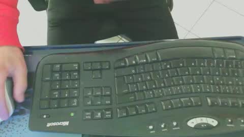 Snapshot of karll122 chatting on 03-11-26, 11:05 karll122 online show from 03-11-26, 11:05