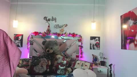 Karly Moonns online show from 12-17-25, 03:01