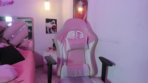 Karly Moonns online show from 05-25-26, 10:16