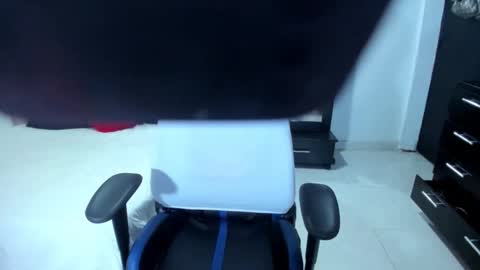 karly. online show from 09-10-25, 02:22