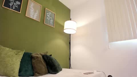 Karlye online show from 09-12-25, 01:11