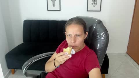 KARLYE online show from 02-01-25, 01:44