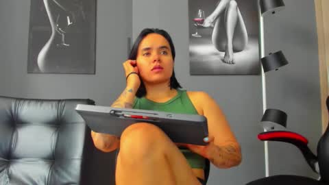   online show from 12-22-25, 03:53