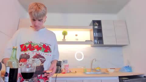 Snapshot of karodu chatting on 12-30-24, 07:53 Karo online show from 12-30-24, 07:53