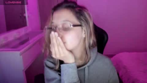 Snapshot of karodu chatting on 11-29-25, 04:04 Karo online show from 11-29-25, 04:04