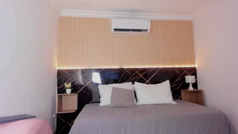 karol_cortes online show from 10-31-25, 03:02