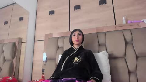  KAROL LEWIS  online show from 03-10-26, 12:43