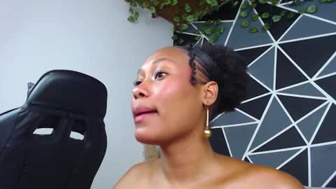 Snapshot of karol_the_warrior chatting on 10-10-25, 07:46 Karol  online show from 10-10-25, 07:46