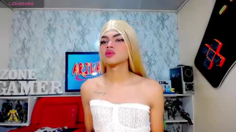 Snapshot of karol_vanessa__ chatting on 06-04-26, 11:16 karol Vanessa online show from 06-04-26, 11:16