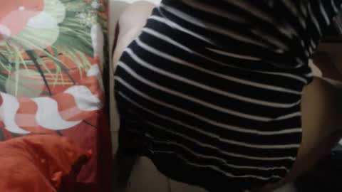 Snapshot of karolbb21 chatting on 05-11-26, 04:04 karolbb21 online show from 05-11-26, 04:04