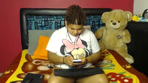 Snapshot of karolhot916 chatting on 01-21-25, 12:04 karol online show from 01-21-25, 12:04