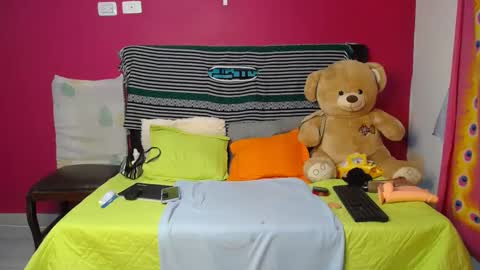 Snapshot of karolhot916 chatting on 01-28-25, 11:07 karol online show from 01-28-25, 11:07