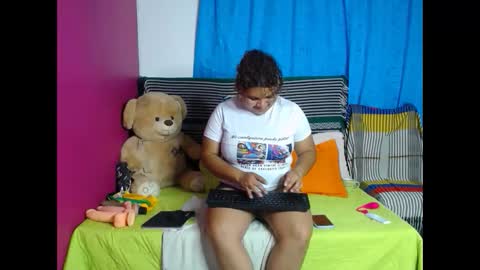 Snapshot of karolhot916 chatting on 02-18-25, 02:49 karol online show from 02-18-25, 02:49