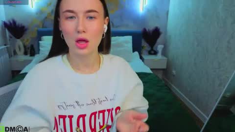 Karolina online show from 04-25-26, 01:41