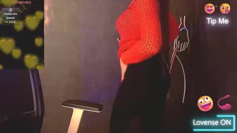 Caroline online show from 10-10-25, 08:24