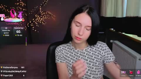Snapshot of karolinablack chatting on 05-16-26, 10:36 Karolina online show from 05-16-26, 10:36