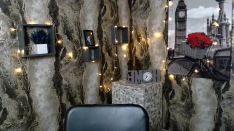 Snapshot of karolinamex_ chatting on 12-30-24, 06:53 Karolina online show from 12-30-24, 06:53