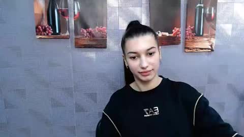Snapshot of karolinamex_ chatting on 01-24-25, 10:21 Karolina online show from 01-24-25, 10:21