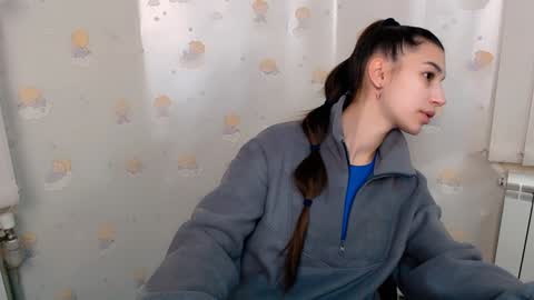 Snapshot of karolinamex_ chatting on 02-08-25, 06:54 Karolina online show from 02-08-25, 06:54