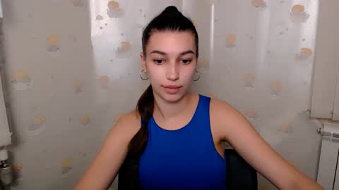 Snapshot of karolinamex_ chatting on 02-08-25, 01:11 Karolina online show from 02-08-25, 01:11