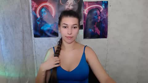Snapshot of karolinamex_ chatting on 10-13-25, 05:40 Karolina online show from 10-13-25, 05:40