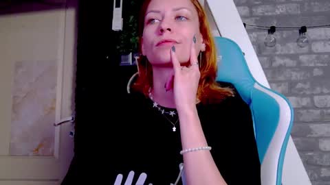 Snapshot of karoline121 chatting on 03-10-25, 07:29 karoline121 online show from 03-10-25, 07:29