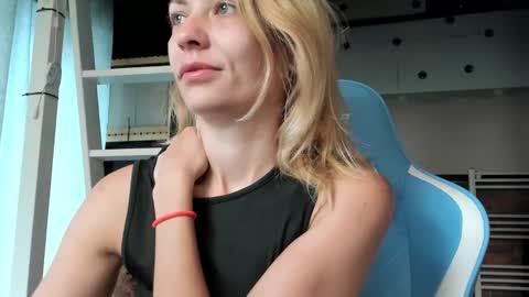 Snapshot of karoline121 chatting on 09-10-25, 06:46 karoline121 online show from 09-10-25, 06:46
