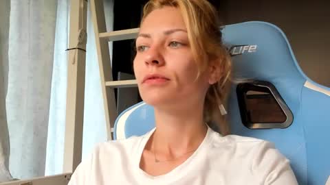 Snapshot of karoline121 chatting on 09-11-25, 07:30 karoline121 online show from 09-11-25, 07:30