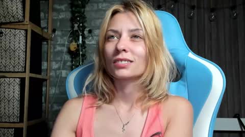 Snapshot of karoline121 chatting on 09-18-25, 11:51 karoline121 online show from 09-18-25, 11:51