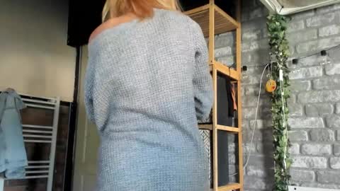Snapshot of karoline121 chatting on 09-23-25, 08:06 karoline121 online show from 09-23-25, 08:06