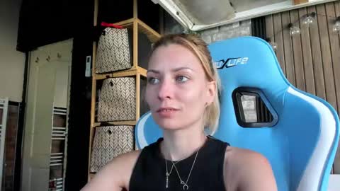 Snapshot of karoline121 chatting on 09-24-25, 09:34 karoline121 online show from 09-24-25, 09:34