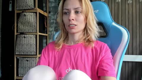 Snapshot of karoline121 chatting on 09-26-25, 10:52 karoline121 online show from 09-26-25, 10:52