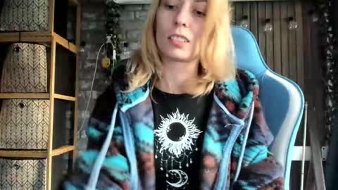 Snapshot of karoline121 chatting on 09-27-25, 04:01 karoline121 online show from 09-27-25, 04:01