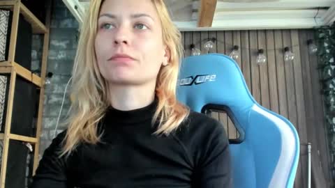 Snapshot of karoline121 chatting on 09-29-25, 06:40 karoline121 online show from 09-29-25, 06:40