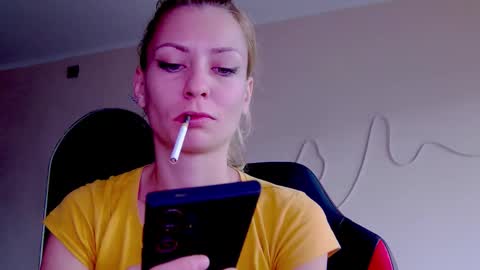 Snapshot of karoline121 chatting on 10-15-25, 06:13 karoline121 online show from 10-15-25, 06:13
