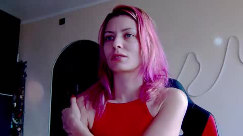 Snapshot of karoline121 chatting on 10-21-25, 06:36 karoline121 online show from 10-21-25, 06:36