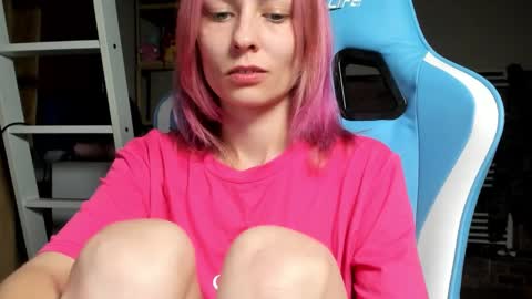 Snapshot of karoline121 chatting on 10-23-25, 08:29 karoline121 online show from 10-23-25, 08:29